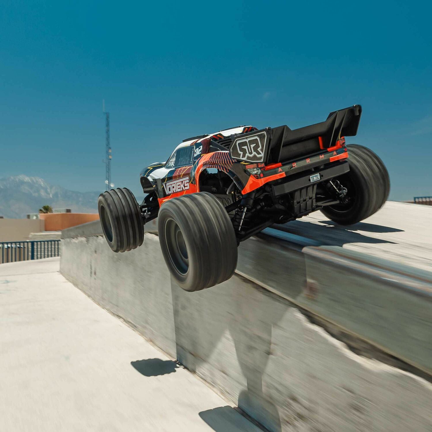 1/10 VORTEKS MEGA 550 2WD Stadium Truck RTR with Battery & Charger, Orange